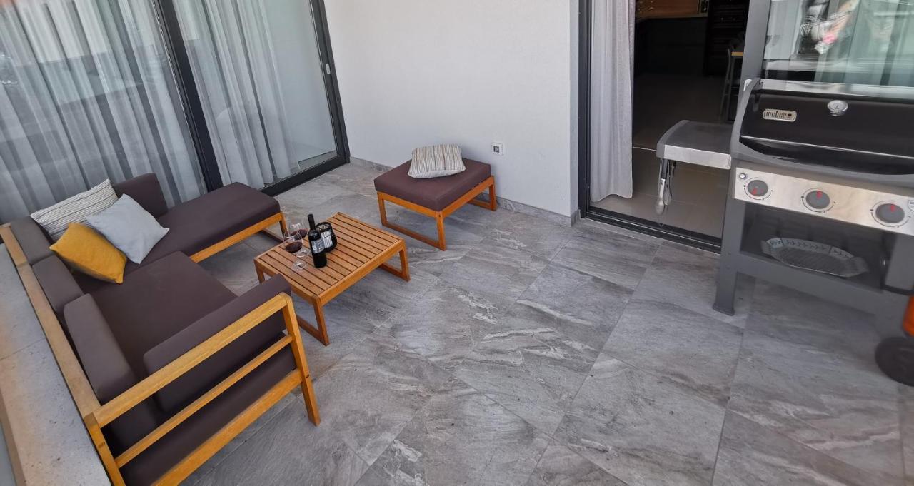 Black Pearl - Luxury Seaside App With Pool & Bbq, Istra Banjole Luaran gambar