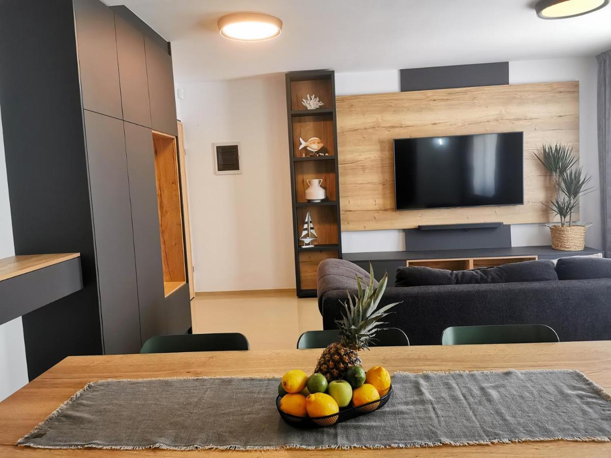 Black Pearl - Luxury Seaside App With Pool & Bbq, Istra Banjole Luaran gambar