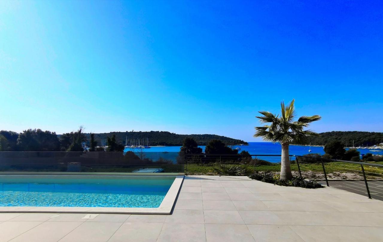 Black Pearl - Luxury Seaside App With Pool & Bbq, Istra Banjole Luaran gambar
