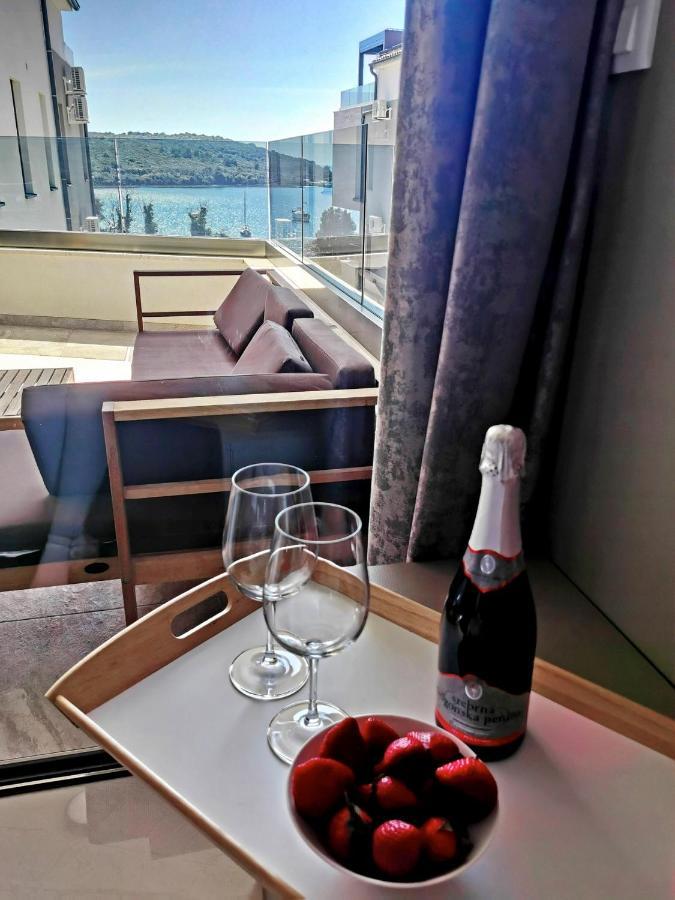 Black Pearl - Luxury Seaside App With Pool & Bbq, Istra Banjole Luaran gambar