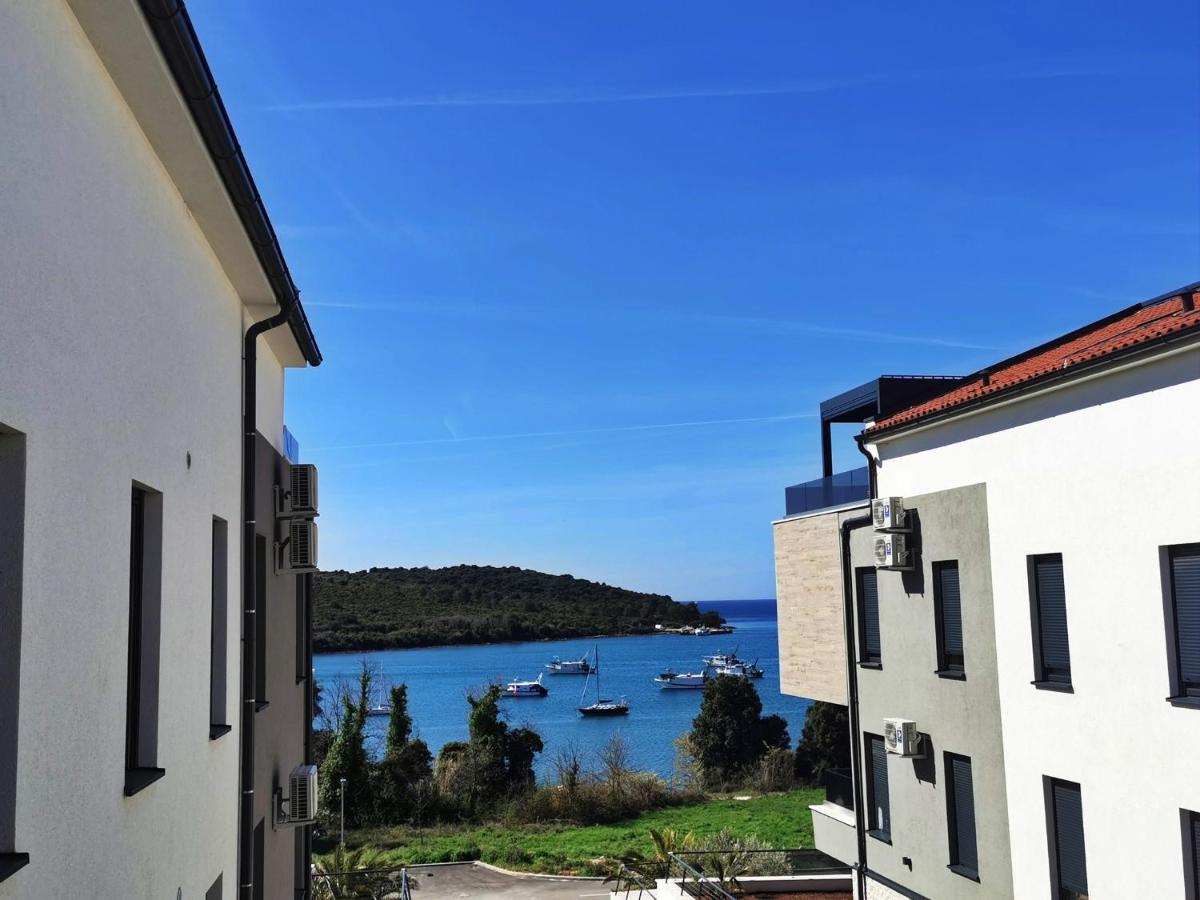 Black Pearl - Luxury Seaside App With Pool & Bbq, Istra Banjole Luaran gambar