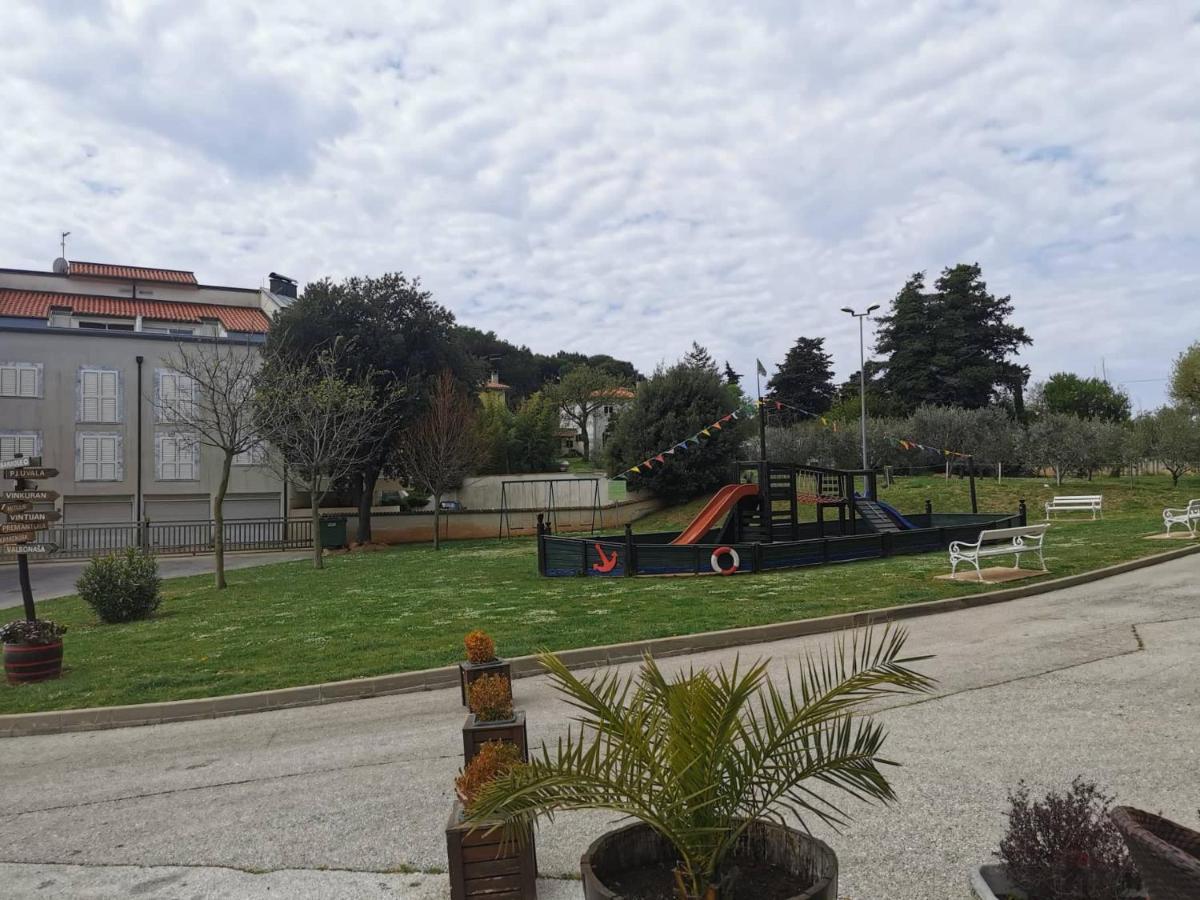 Black Pearl - Luxury Seaside App With Pool & Bbq, Istra Banjole Luaran gambar