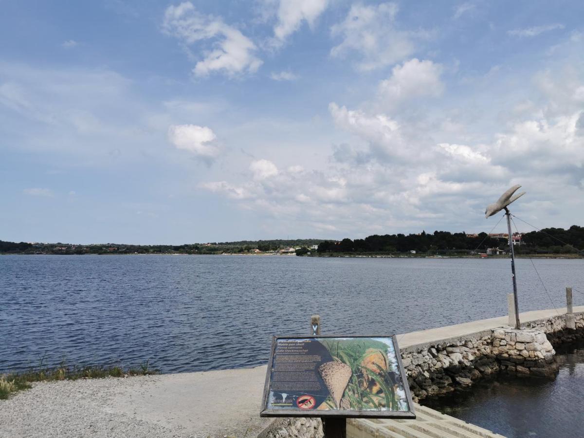 Black Pearl - Luxury Seaside App With Pool & Bbq, Istra Banjole Luaran gambar