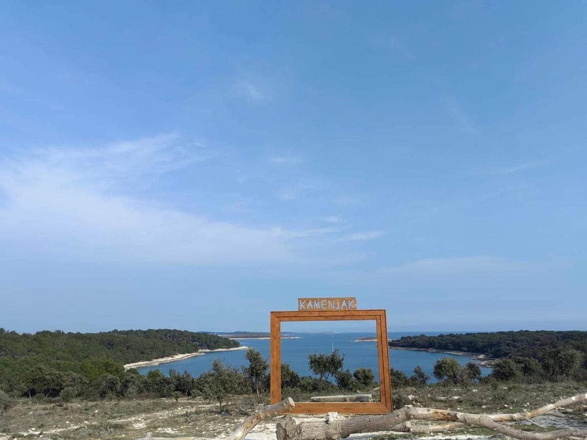 Black Pearl - Luxury Seaside App With Pool & Bbq, Istra Banjole Luaran gambar